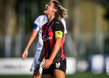 Even the Milan Women’s team suffer from THAT accursed shirt number