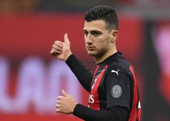 ESPN: Manchester United looks for a new full-back as Dalot’s chances to stay at Milan increase