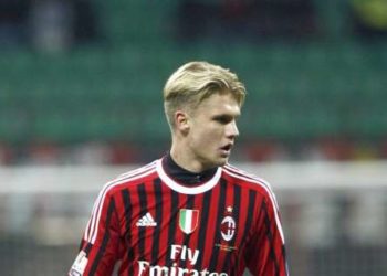 La Razon: Betis and Milan battling for soon-to-be free agent center-back