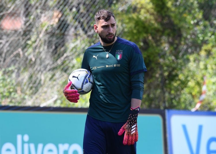 Alfredo Pedullà: Donnarumma has offer submitted by Barcelona while Juve does not give up