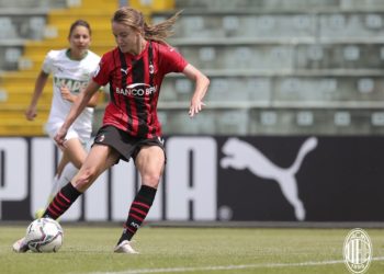 Christy Grimshaw: “If I’m playing, I’m happy, I’ll do anything for the team. We deserve to be in Champions League.”