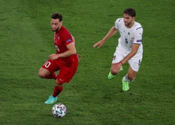 Tuttosport: Poor performance sees Calhanoglu receive a low rating for his performance against Italy in the Euros