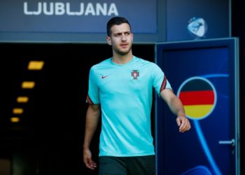 Official: Diogo Dalot set to replace Joao Cancelo in the national team