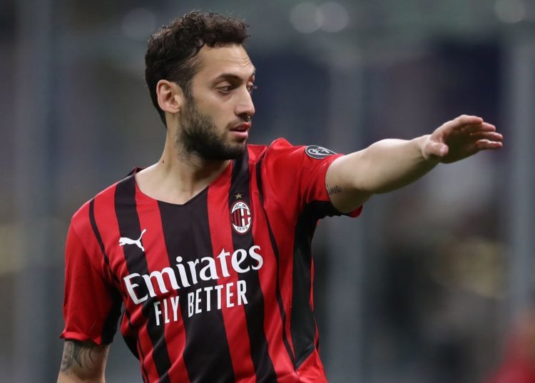 تشالهانوغلو أراد الرحيل .. وآخر التحديثات حول البديل المحتمل !