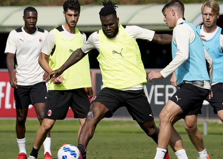 Franck Kessie of AC Milan in group training