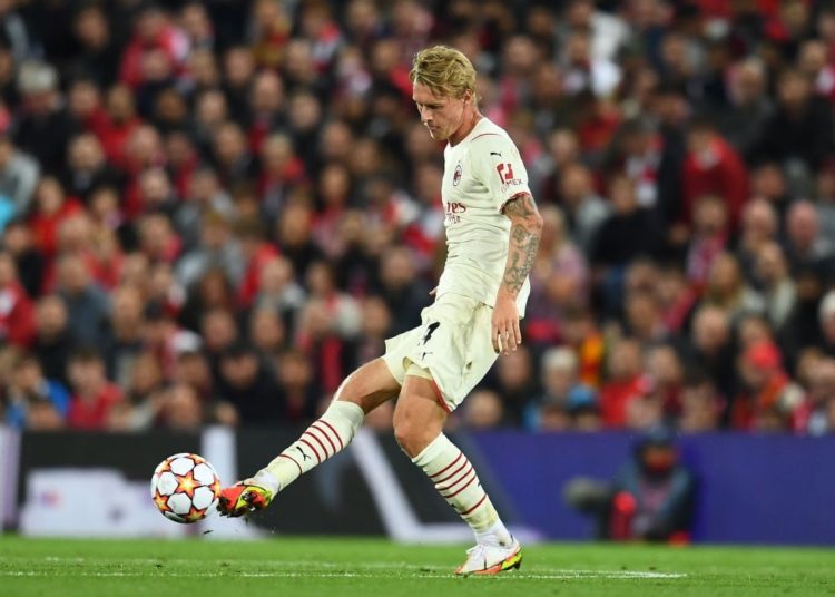 CM: Simon Kjaer proves to be too important as Maldini and Massara start working on renwal with agent