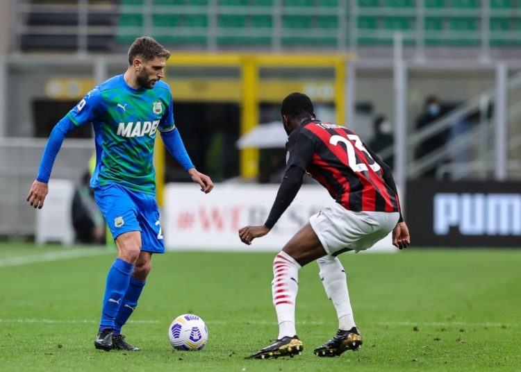 Fikayo Tomori of AC Mila, vs Domenico Berardi of sassuolo