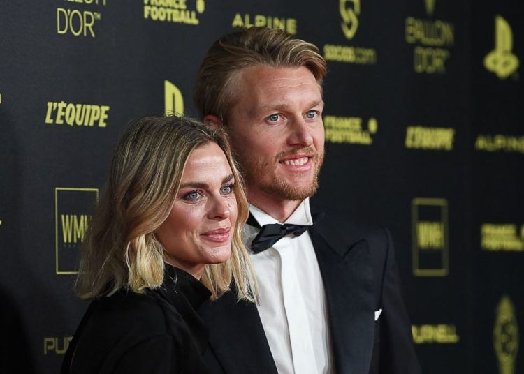 Simon Kjaer and his wife