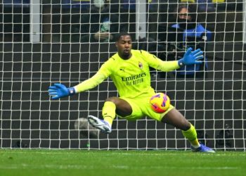 Mike Maignan of AC Milan