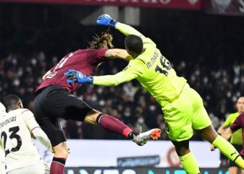 Mike Maignan of AC Milan