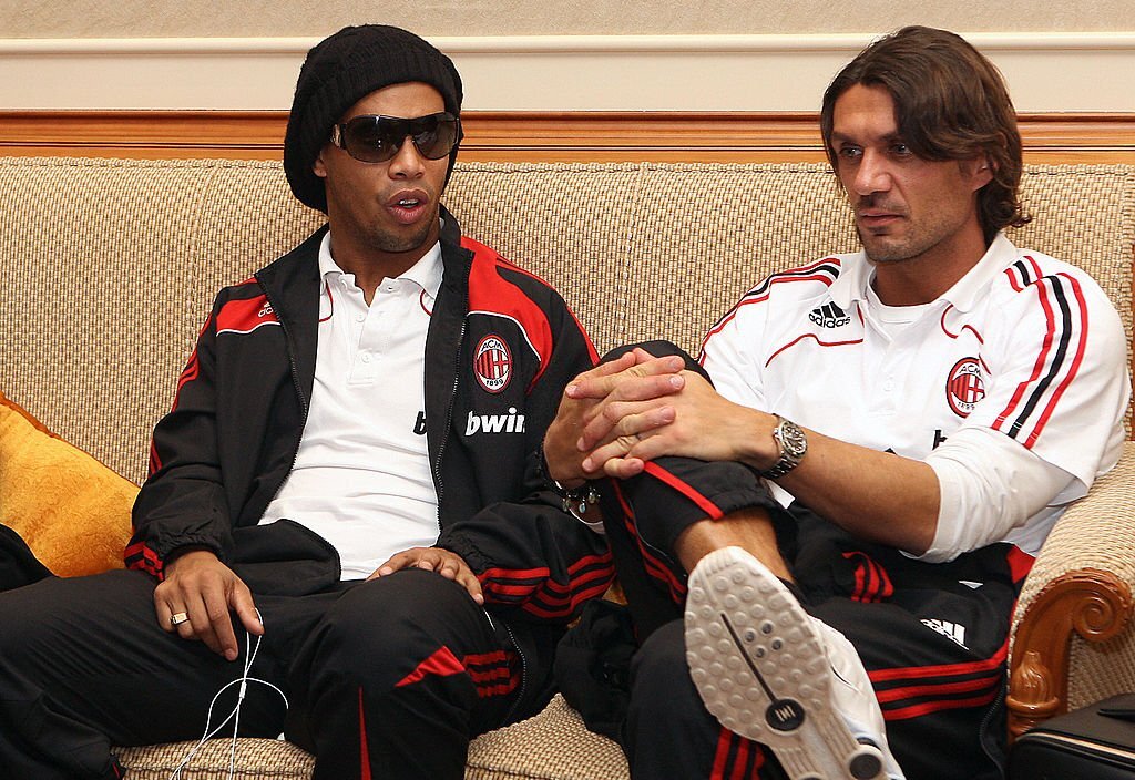 Paolo Maldini and Ronaldinho of AC Milan رونالدينيو و باولو مالديني ميلان