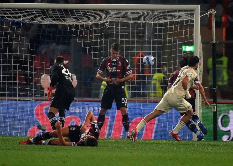 AC Milan's Davide Calabria scores vs Bologna