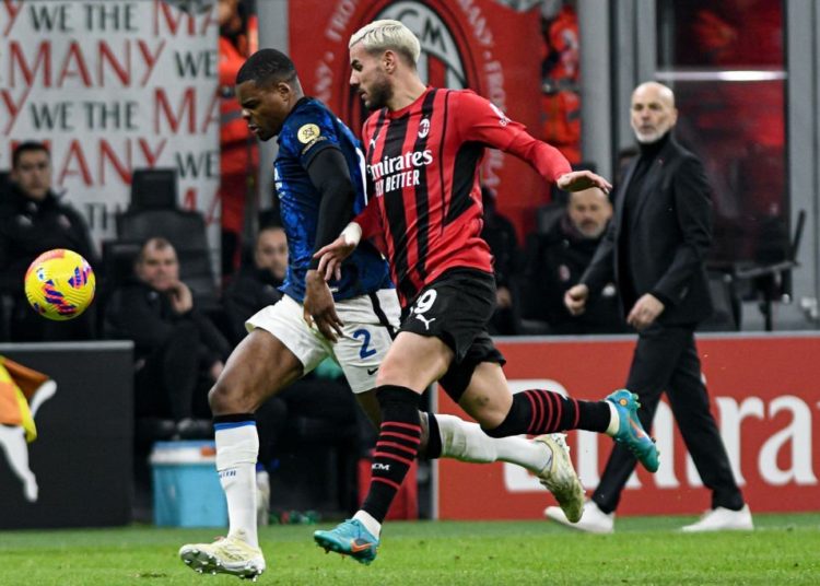 Theo Hernandez of AC Milan vs Denzel Dumfries of Inter