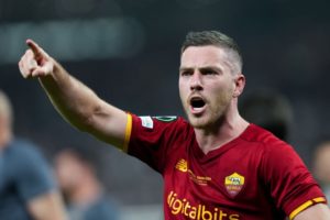 Jordan Veretout as roma