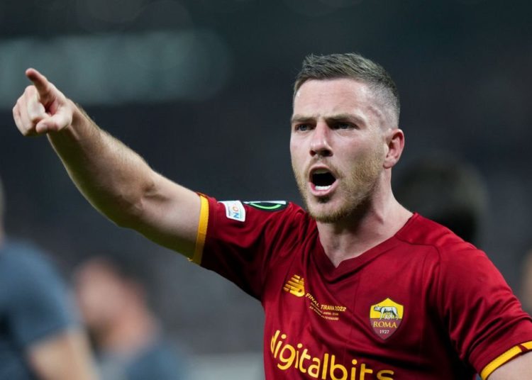 Jordan Veretout as roma