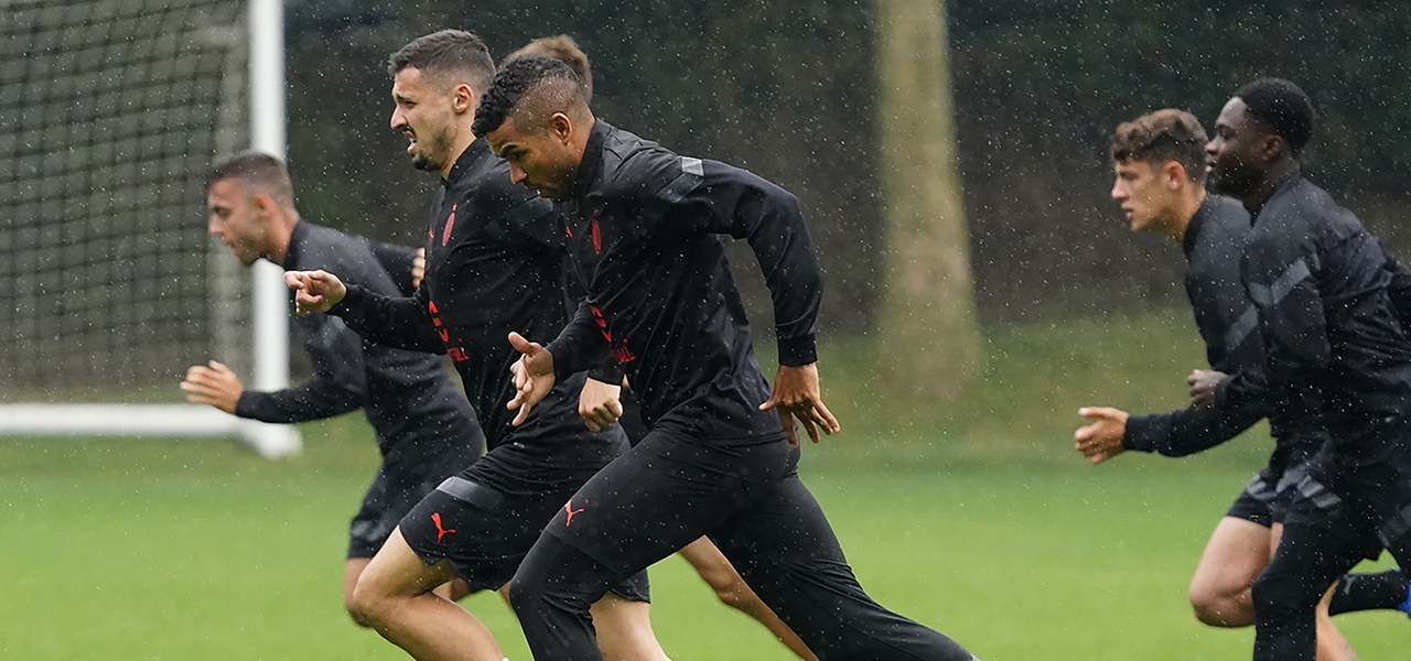 Jnuior Messias and AC Milan players train