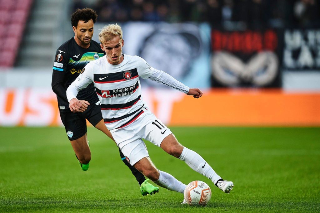 Exquisite Isaksen Strike Sinks Milan As Title Hopes Take Hit At Lazio Artwork for Desktop Exquisite Isaksen Strike Sinks Milan As Title Hopes Take Hit At Lazio Artwork for Desktop