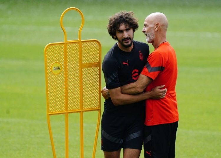 Yacine Adli Stefano Pioli AC Milan