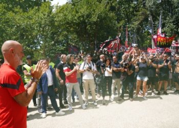 Stefano Pioli and AC Milan fans