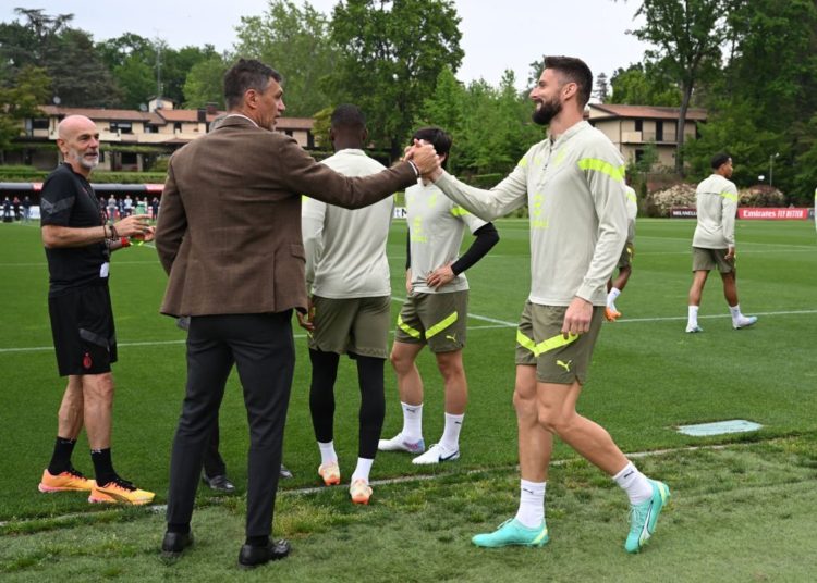 Olivier Giroud Paolo Maldini AC Milan