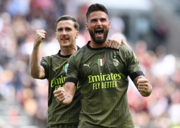 Olivier Giroud Alexis Saelemaekers AC Milan