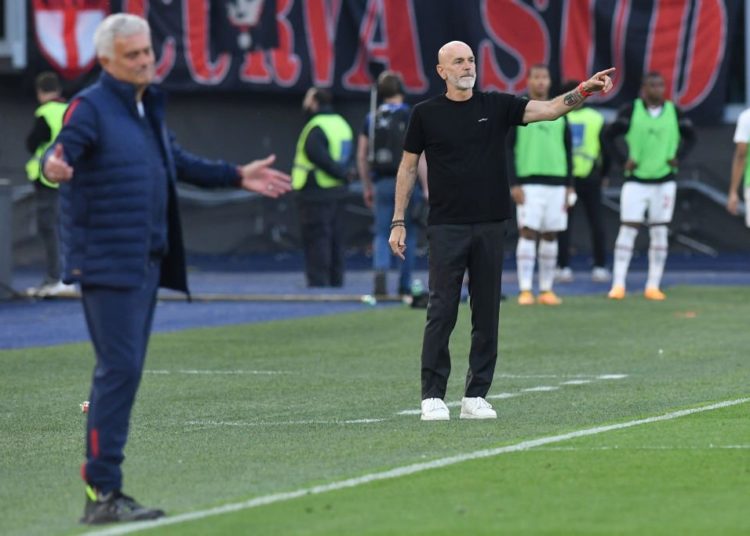 Stefano Pioli José Mourinho AC Milan AS Roma ميلان بيولي روما مورينيو