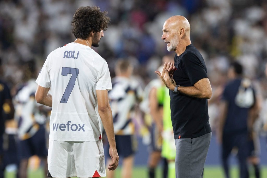 Stefano Pioli Yacine Adli AC Milan بيولي ميلان ياسين عدلي