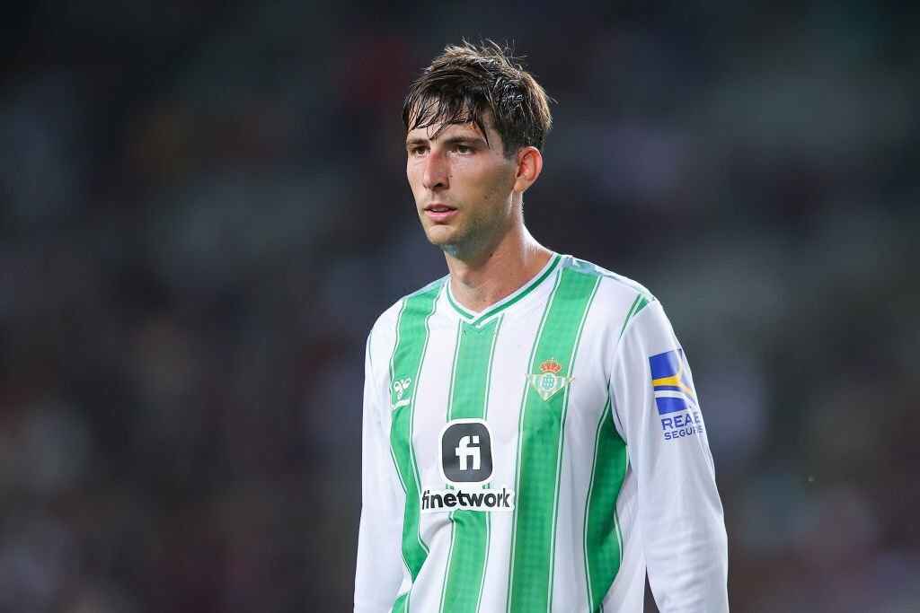 Juan Miranda: Betis' brilliant left back analysed