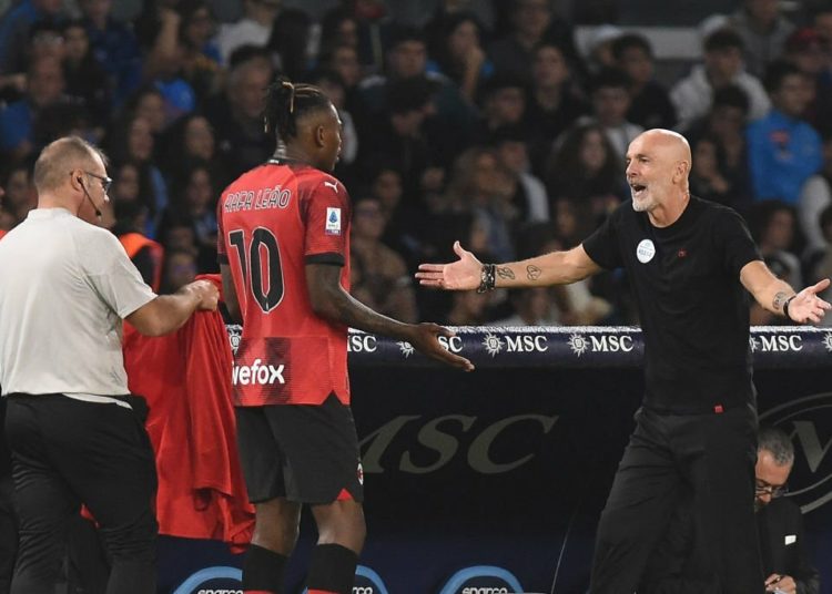 Rafael Leao Stefano Pioli AC Milan بيولي لياو ميلان