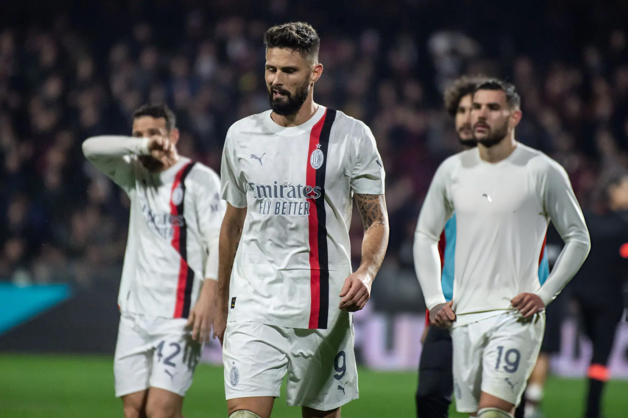 ac mILAN PLAYERS DEJECTED