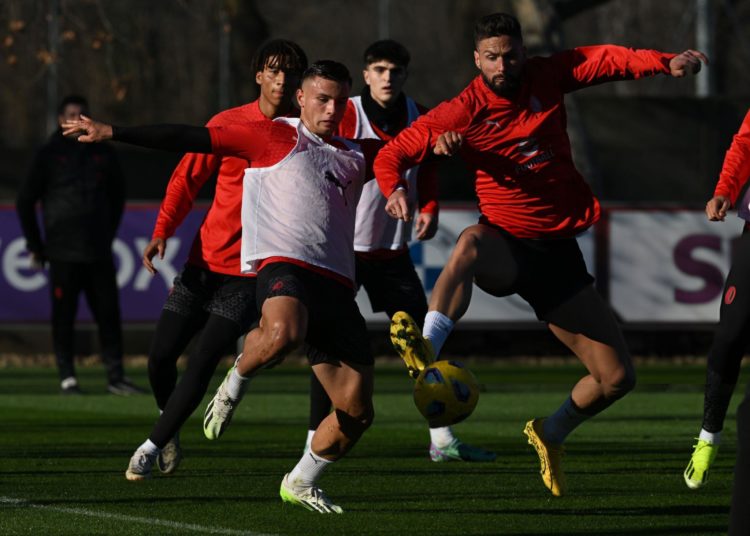 Olivier Giroud Jan-Carlo Simic AC Milan