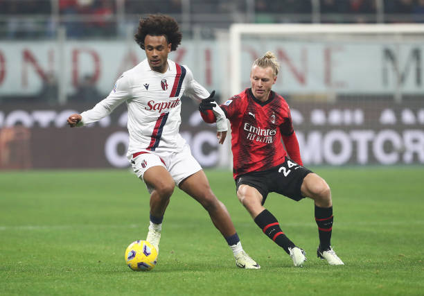 Joshua Zirkzee Bologna Simon Kjaer AC Milan زيركزي ميلان بولونيا