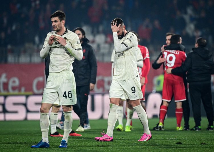 AC Milan players dejected ميلان