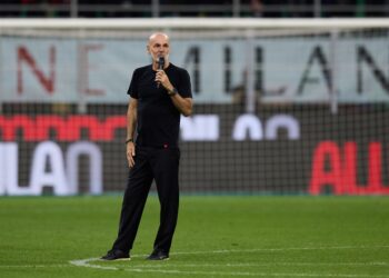 Stefano Pioli bids farewell to the AC Milan team after the end of the match against Salernitana at the San Siro on May 26, 2024 (Getty Images)