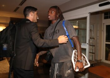 Rafael Leao and فونسيكا لياو ميلان Paulo Fonseca (AC Milan via Getty Images)