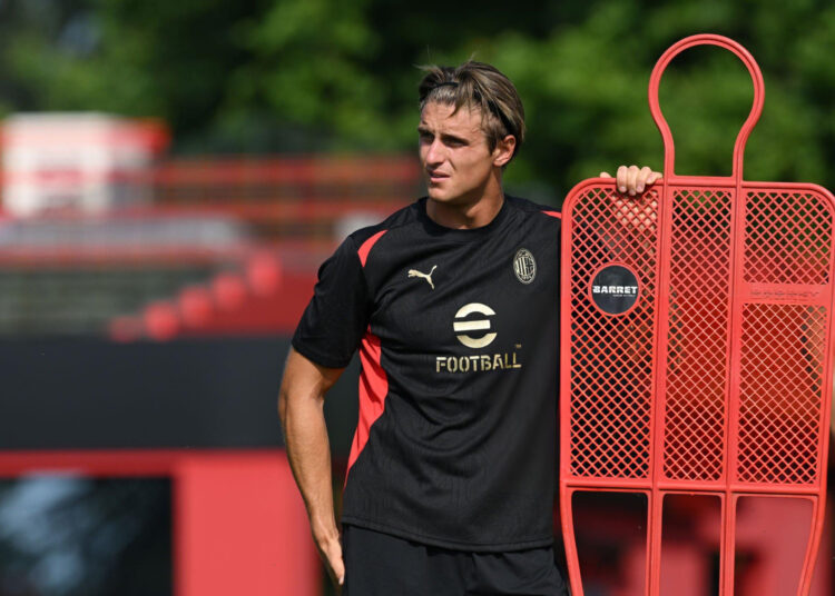Lorenzo Colombo كولومبو ميلان (AC Milan via Getty Images)