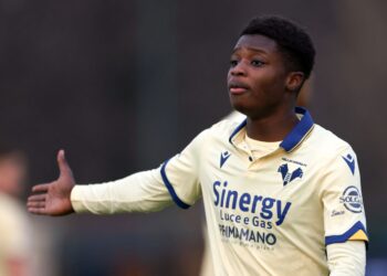 MILAN, ITALY - JANUARY 11: Alphadjo Cisse of Hellas Verona reacts during the Primvera TIM Cup tie between FC Internazionale U19 and Hellas Verona u19 at Konami Youth Development Centre in memory of Giacinto Facchetti on January 11, 2023 in Milan, Italy. (Photo by Jonathan Moscrop/Getty Images)
