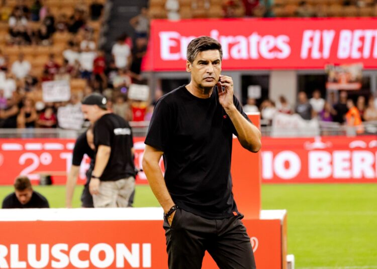 Paulo Fonseca is in action during the Trofeo Berlusconi match between AC Milan and AC Monza in Milano, Italy, on August 13, 2024, at Stadio Giuseppe Meazza (Photo by Mairo Cinquetti/NurPhoto via Getty Images).