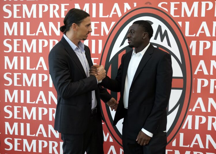 Zlatan Ibrahimovic and Youssouf Fofana (AC Milan via Getty Images) ميلان إبراهيموفيتش يوسف فوفانا