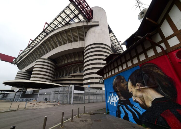 A mural with Romelu Lukaku of FC Internazionale and Zlatan Ibrahimovic of AC Milan is displayed close to the Giuseppe Meazza Stadium on April 30, 2021 in Milan, Italy. (Photo by Pier Marco Tacca/Getty Images)