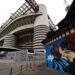 A mural with Romelu Lukaku of FC Internazionale and Zlatan Ibrahimovic of AC Milan is displayed close to the Giuseppe Meazza Stadium on April 30, 2021 in Milan, Italy. (Photo by Pier Marco Tacca/Getty Images)