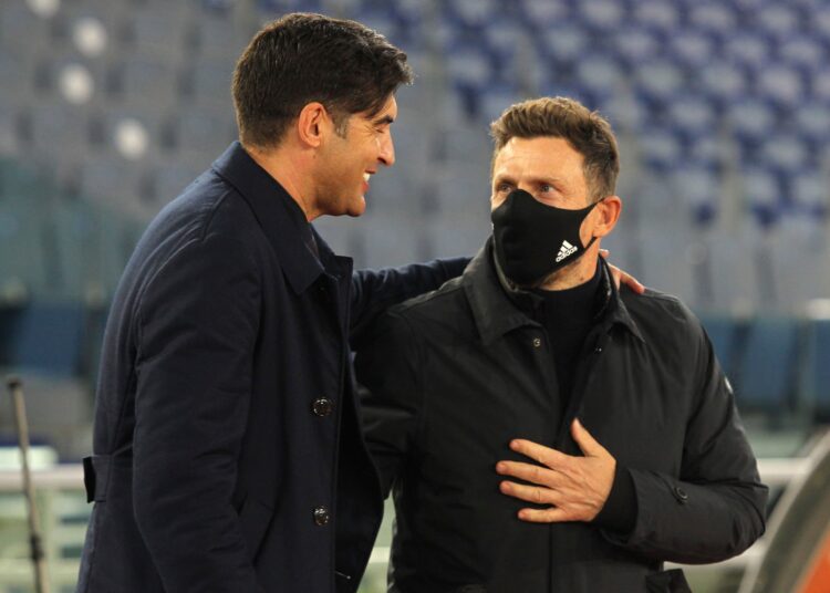 Paulo Fonseca and Eusebio Di Francesco during the Serie A match between AS Roma and Cagliari Calcio at Stadio Olimpico on December 23, 2020 in Rome, Italy (Getty Images)