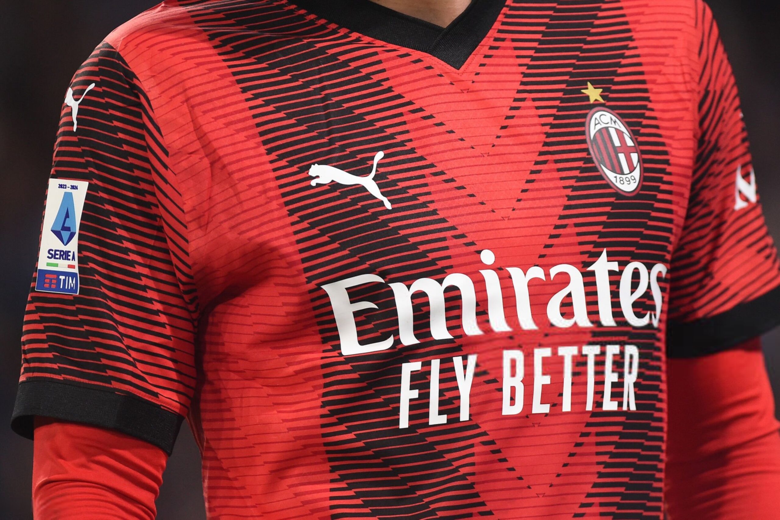 AC Milan shirt logo Fly Emirates