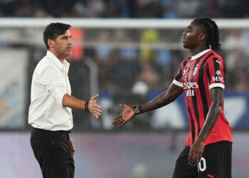 Paulo Fonseca and Rafael Leao of AC Milan (Getty Images)