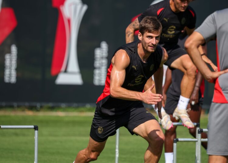 غابيا ميلان Matteo Gabbia during a training session (AC Milan via Getty Images)