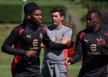 Paulo Fonseca Rafael Leao Fikayo Tomori AC Milan فونسيكا لياو توموري ميلان