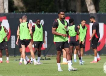 فوس ميلان Silvano Vos Milan
