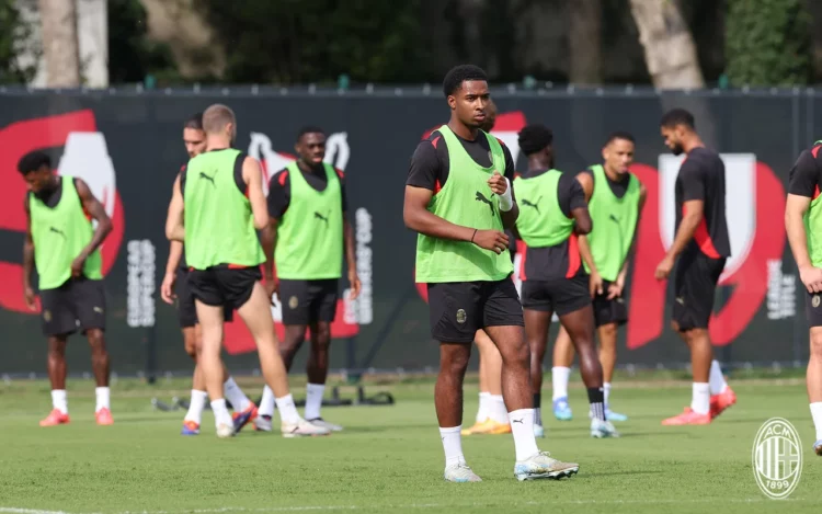 فوس ميلان Silvano Vos Milan