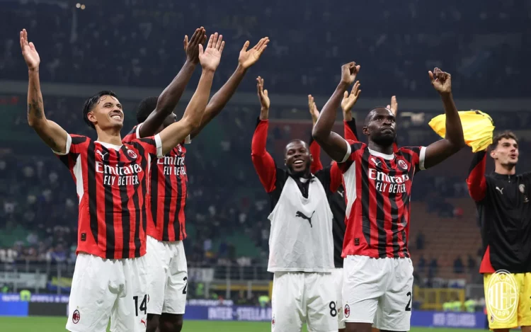 AC Milan players celebrate ميلان