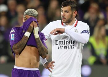 Fiorentina's Dodo and Theo Hernandez of AC Milan